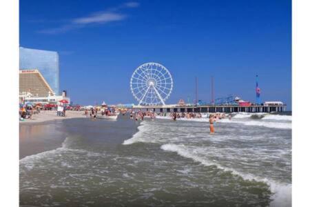 2Br 3Ba Ocean Front Condo On The Boardwalk Cozysuites Атлантик-Сіті Екстер'єр фото
